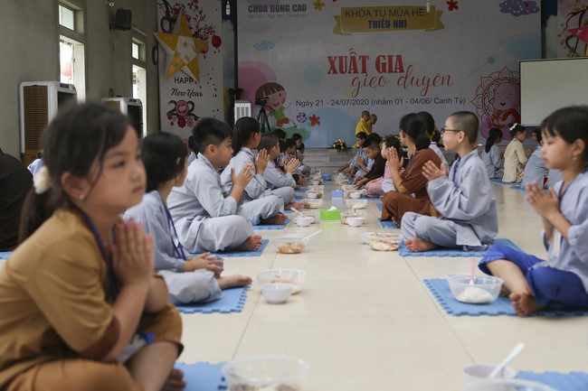 The 2nd Day of Summer Retreat for Children in Dong Cao pagoda